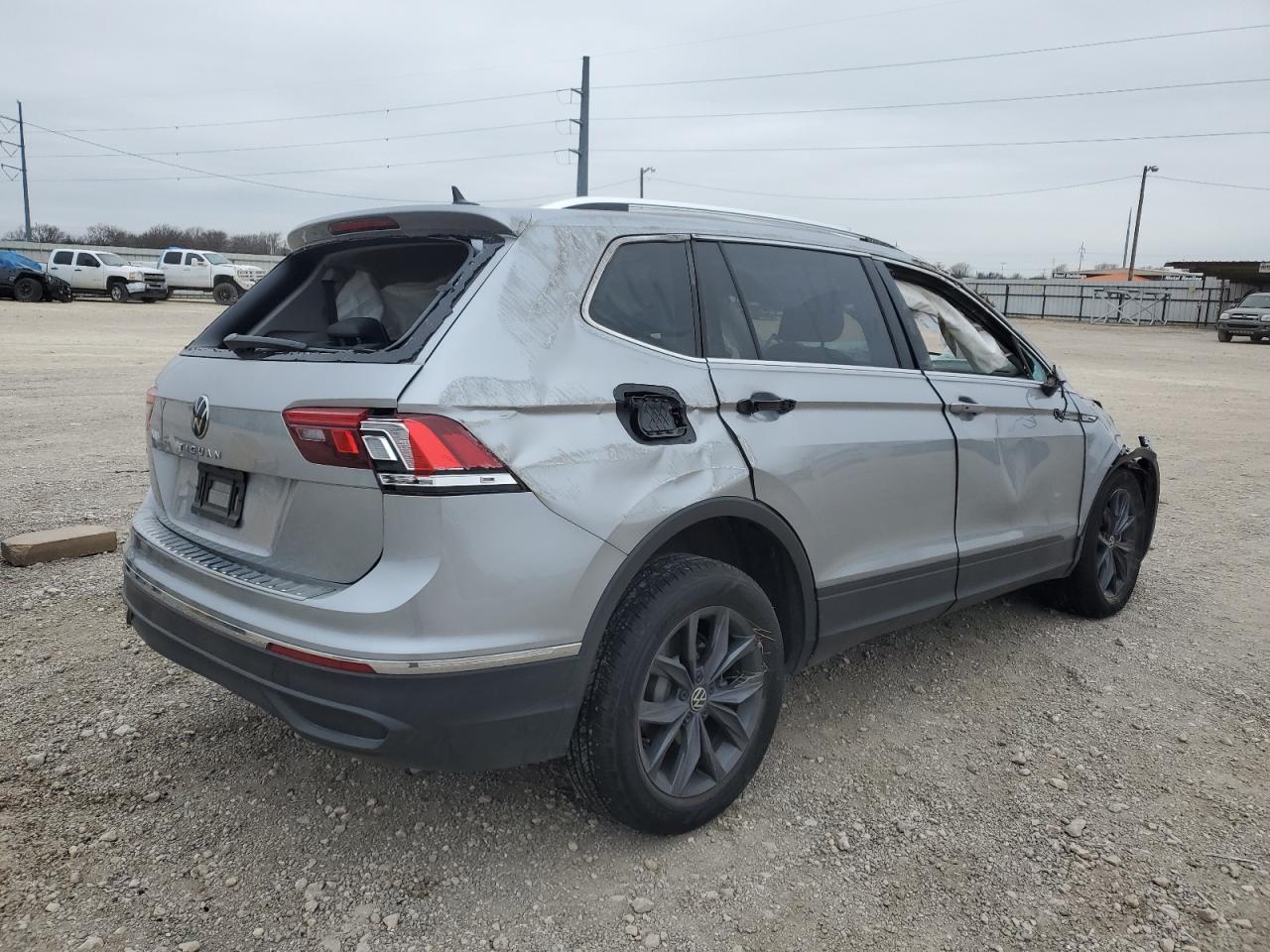 2023 VOLKSWAGEN TIGUAN SE VIN:3VV3B7AX7PM120401
