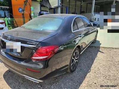 2017 Mercedes-Benz E 220 VIN: