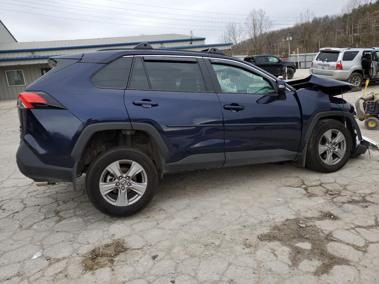 2024 TOYOTA RAV4 XLE VIN:2T3P1RFV4RW418914