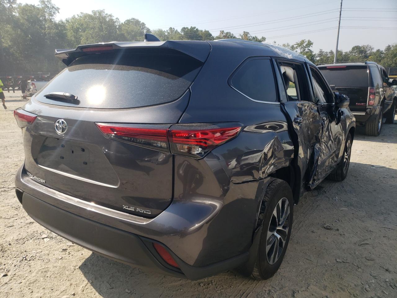 2022 TOYOTA HIGHLANDER XLE VIN:5TDGZRBH1NS213099