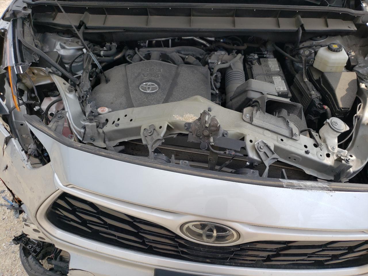 2022 TOYOTA HIGHLANDER XLE VIN:5TDGZRBH7NS227069