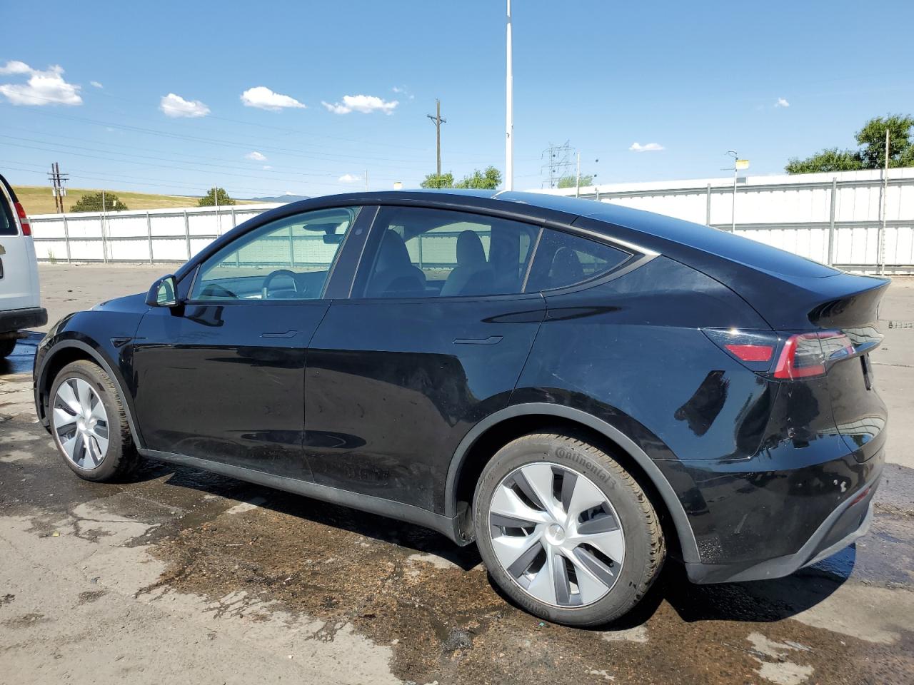 2023 TESLA MODEL Y  VIN:7SAYGDED4PF909844