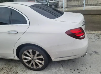 2019 Mercedes-Benz E 220 WDDZF0FB7KA556775 VIN:WDDZF0FB7KA556775