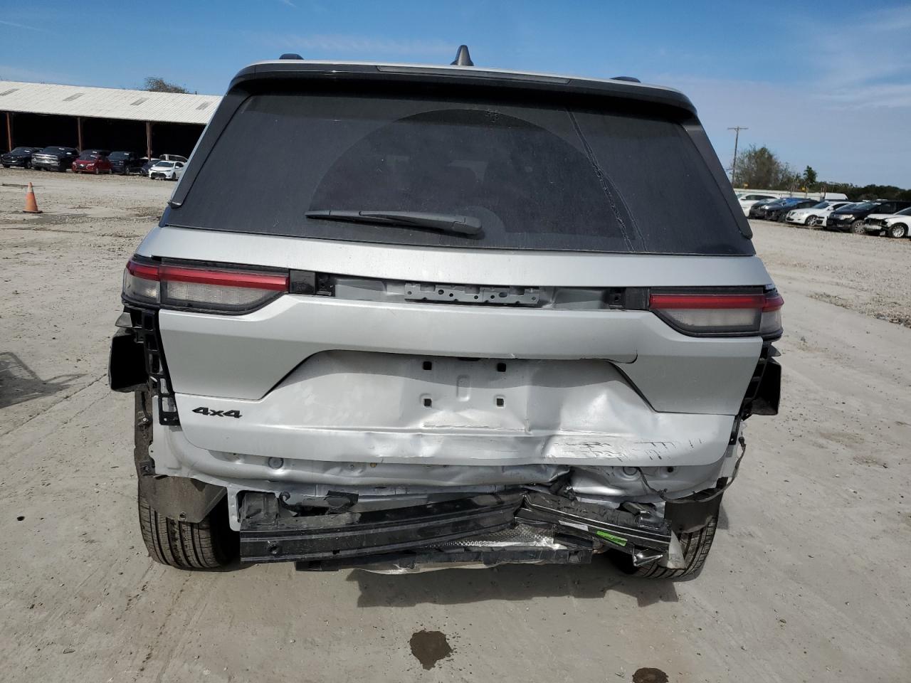 2024 JEEP GRAND CHEROKEE LAREDO VIN:1C4RJHAG8RC123555