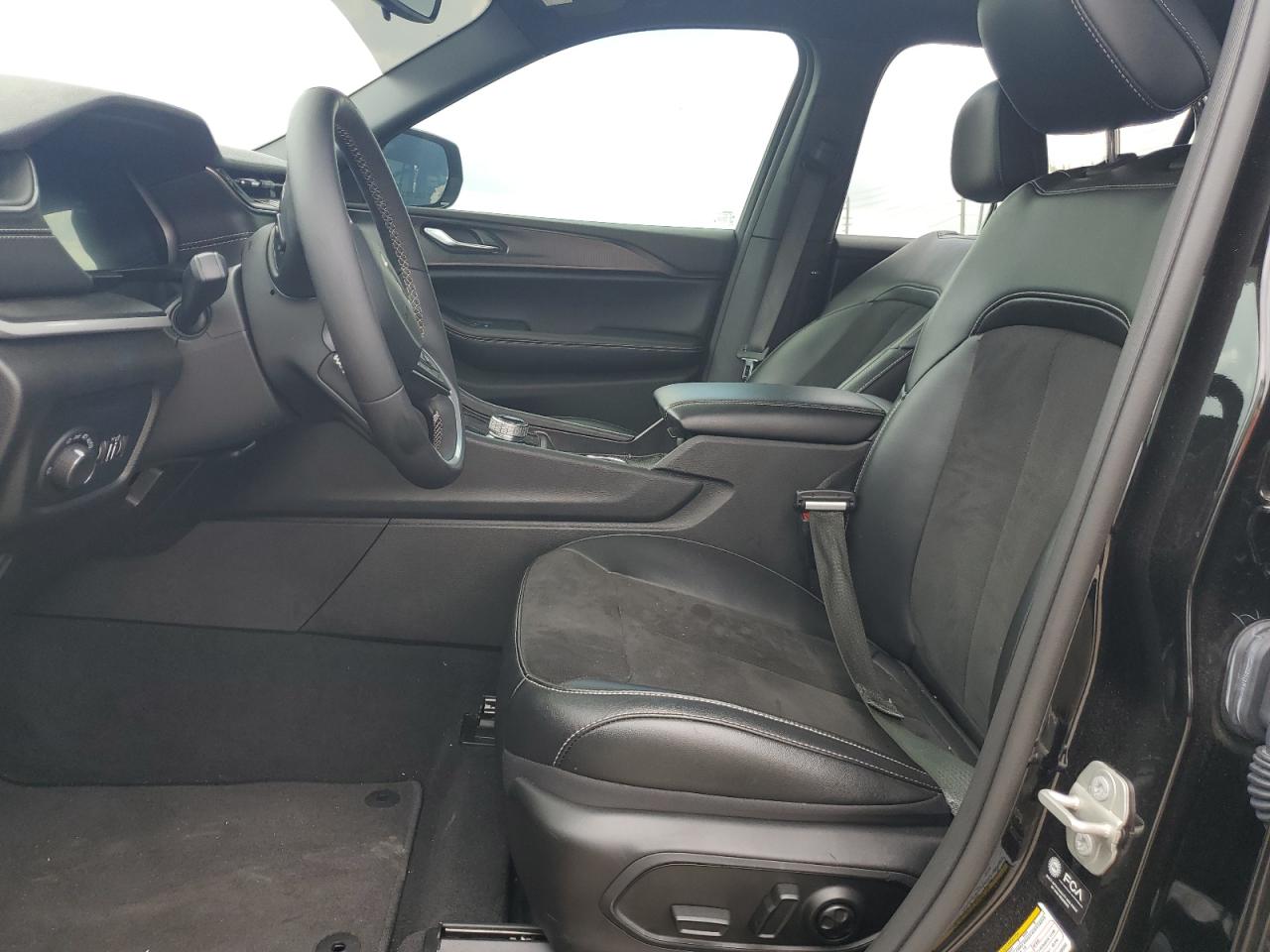 2024 JEEP GRAND CHEROKEE L LAREDO VIN:1C4RJJAG1R8940604