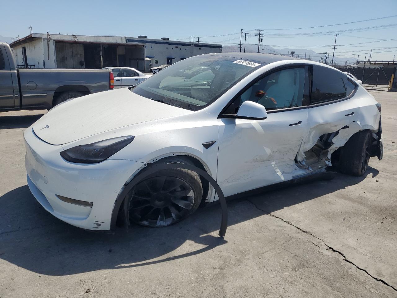 2022 TESLA MODEL Y  VIN:7SAYGAEE8NF559042