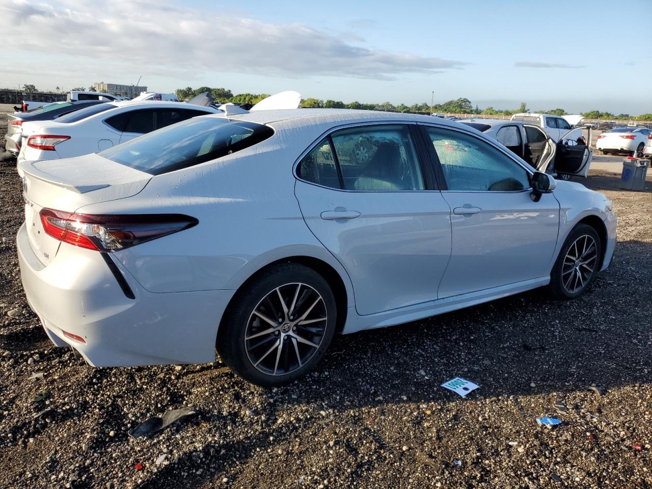 2024 TOYOTA CAMRY SE NIGHT SHADE VIN:4T1G11AK2RU237396
