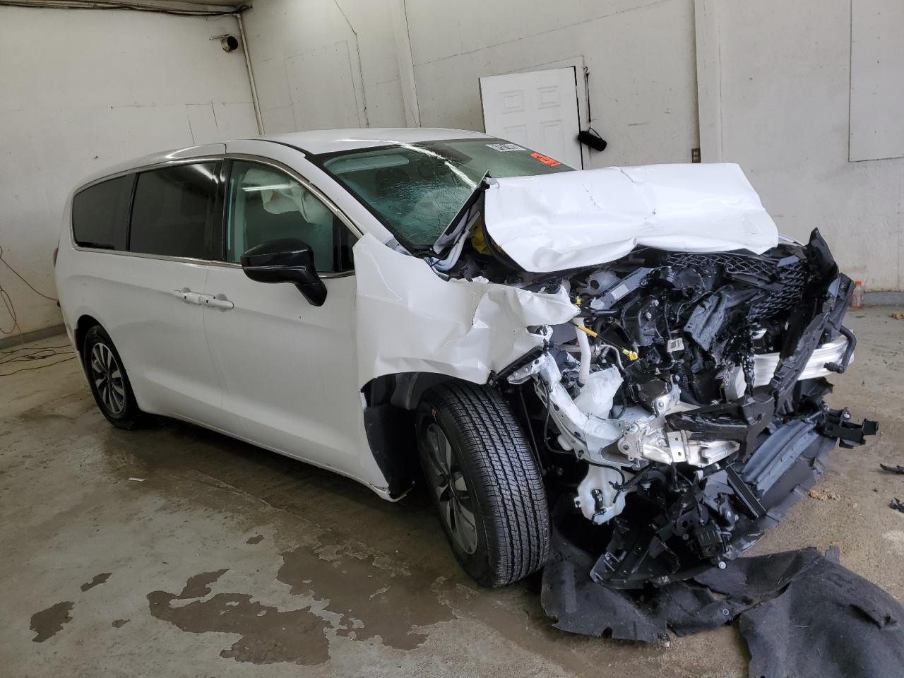 2024 CHRYSLER PACIFICA HYBRID SELECT VIN:2C4RC1S7XRR114833