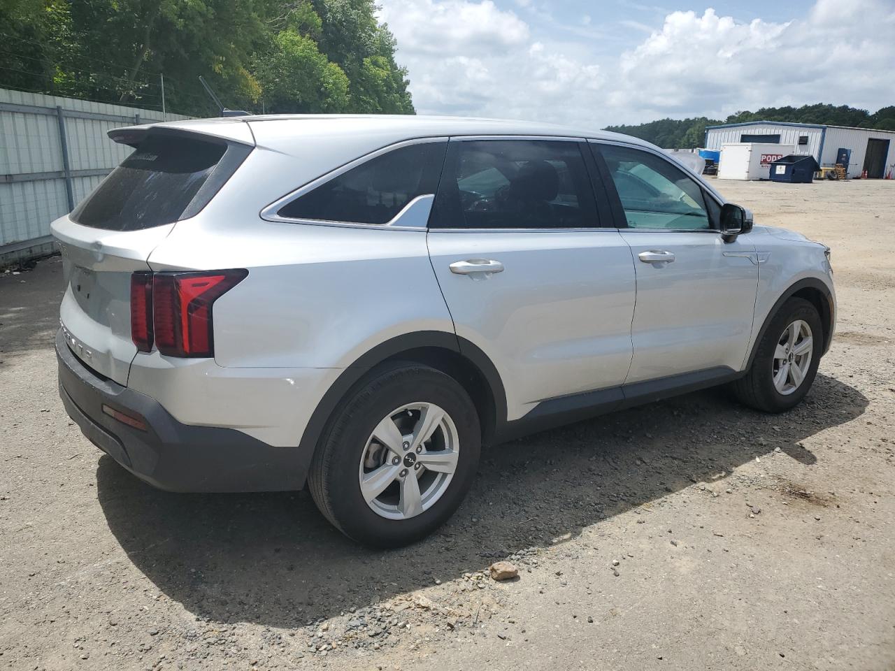 2022 KIA SORENTO LX VIN:5XYRG4LC8NG077328