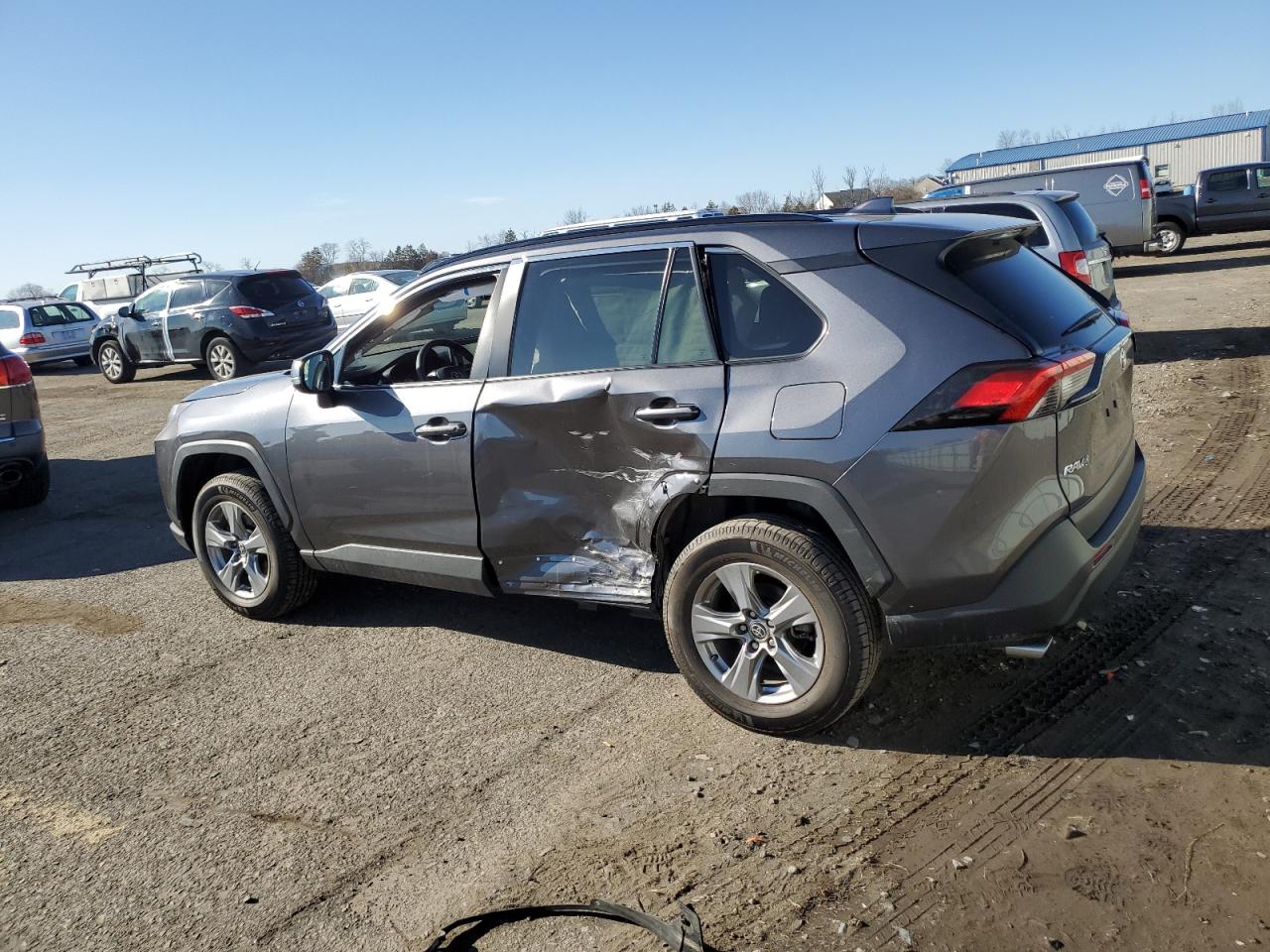 2022 TOYOTA RAV4 XLE VIN:2T3P1RFV6NC271037