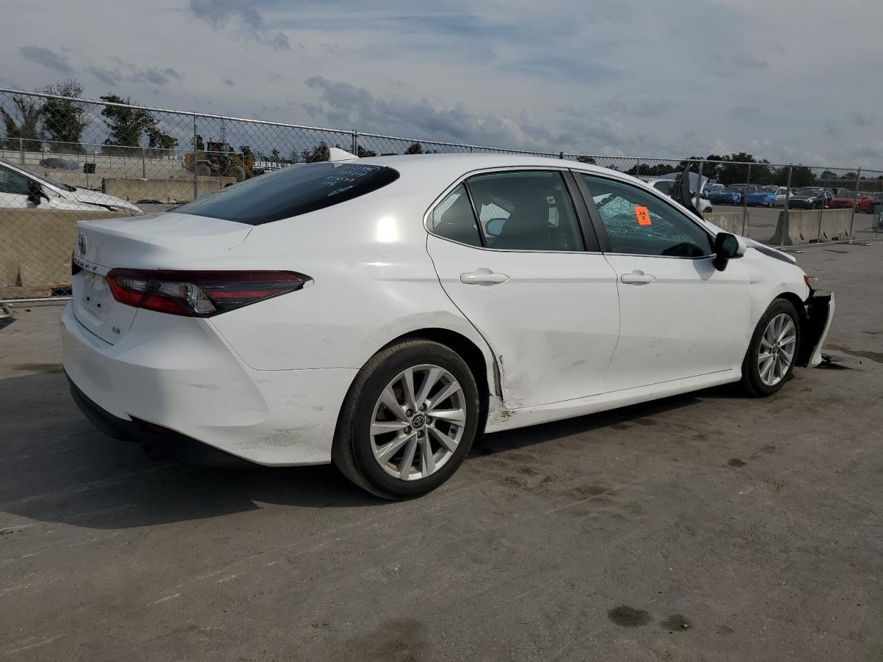 2022 TOYOTA CAMRY LE VIN:4T1C11AK8NU674179