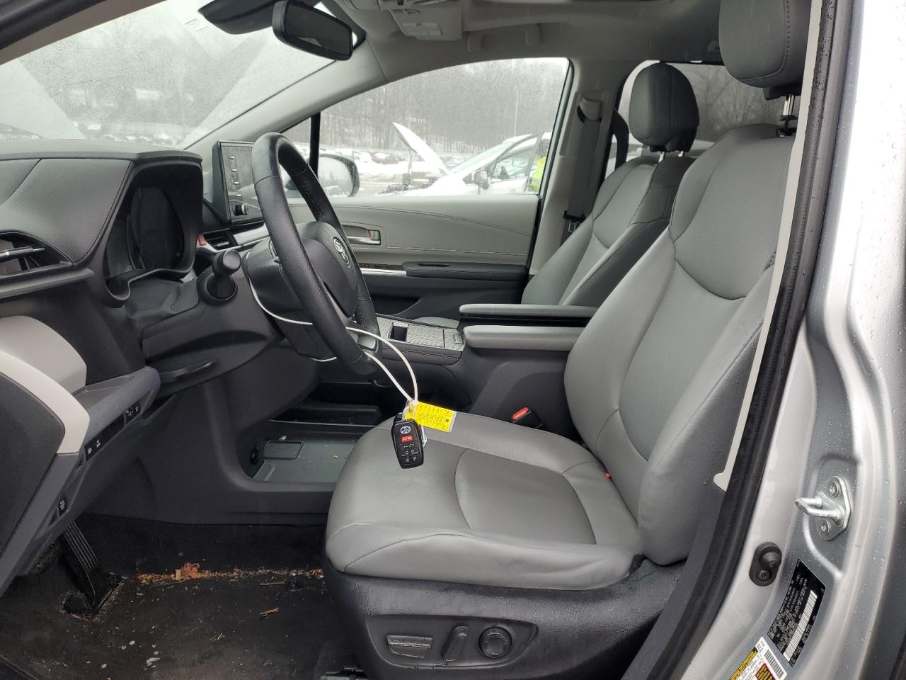 2022 TOYOTA SIENNA XLE VIN:5TDJSKFC9NS052484