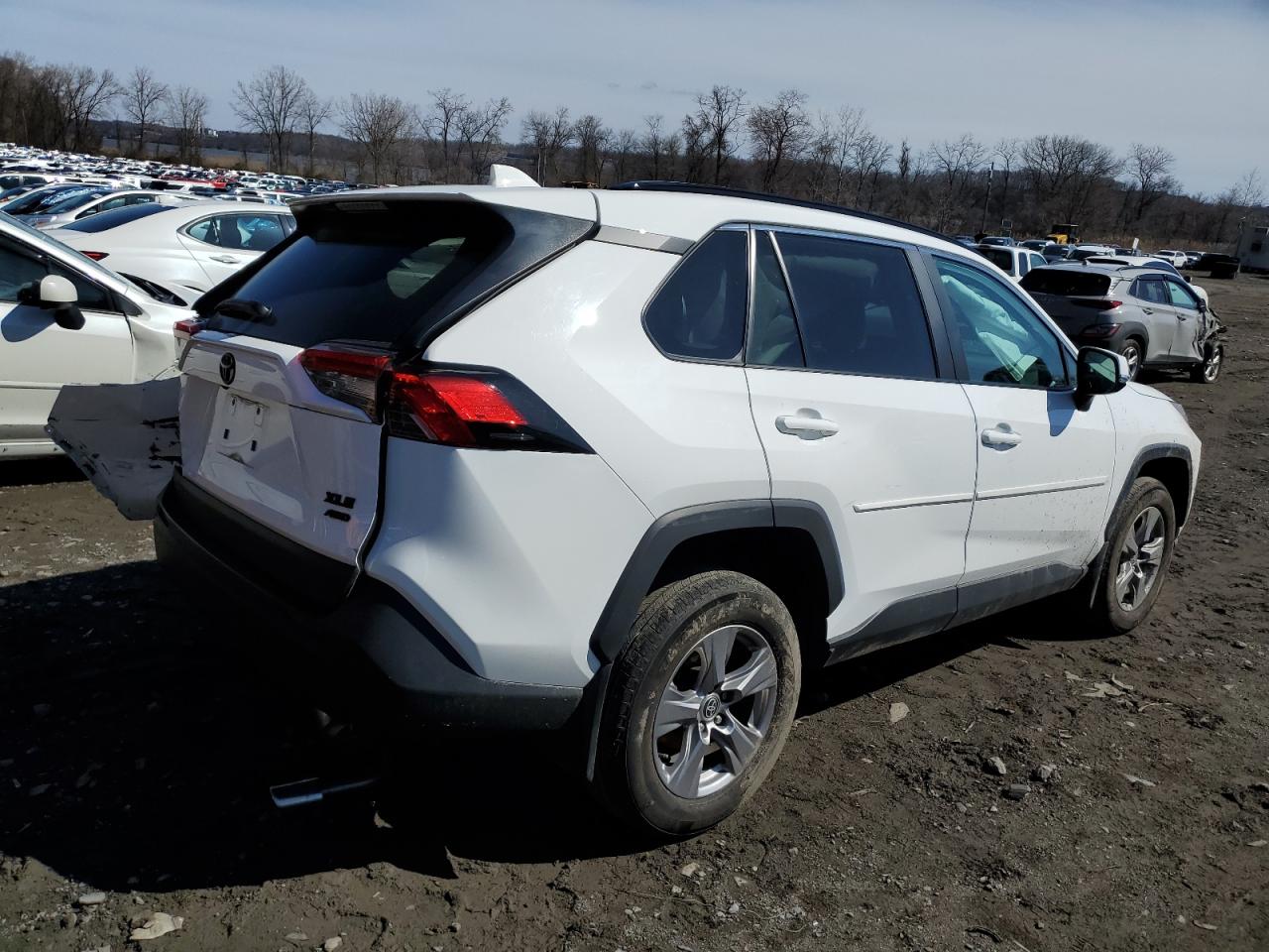 2022 TOYOTA RAV4 XLE VIN:2T3P1RFV3NW318295