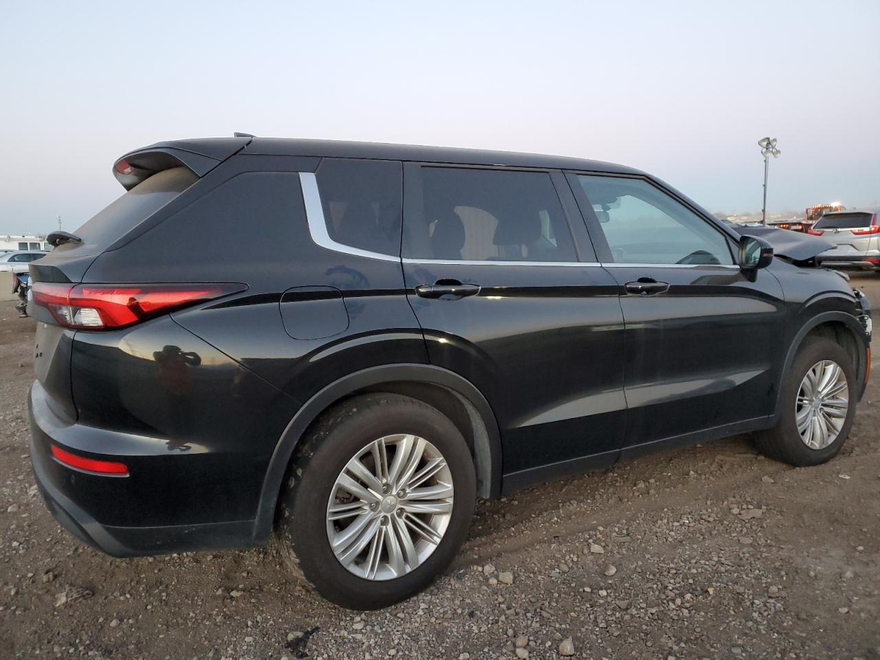 2023 MITSUBISHI OUTLANDER ES VIN:JA4J4TA88PZ022598