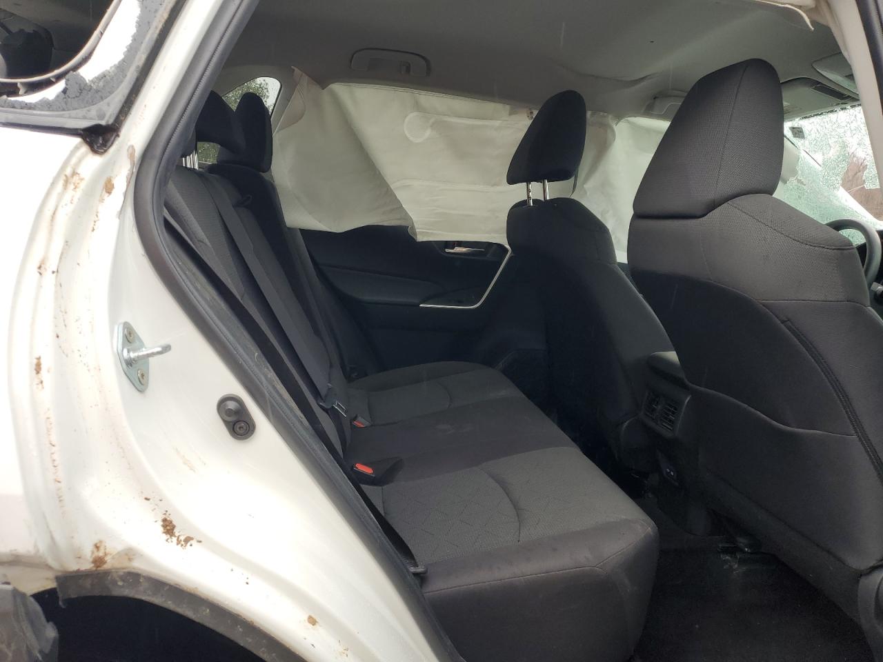 2024 TOYOTA RAV4 XLE VIN:2T3W1RFV4RC272074