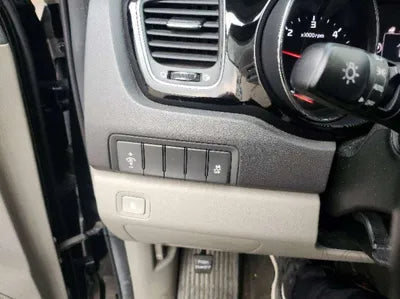 2015 Kia Carnival VIN: