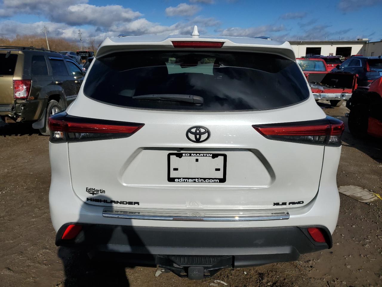 2022 TOYOTA HIGHLANDER XLE VIN:5TDGZRBH6NS592262