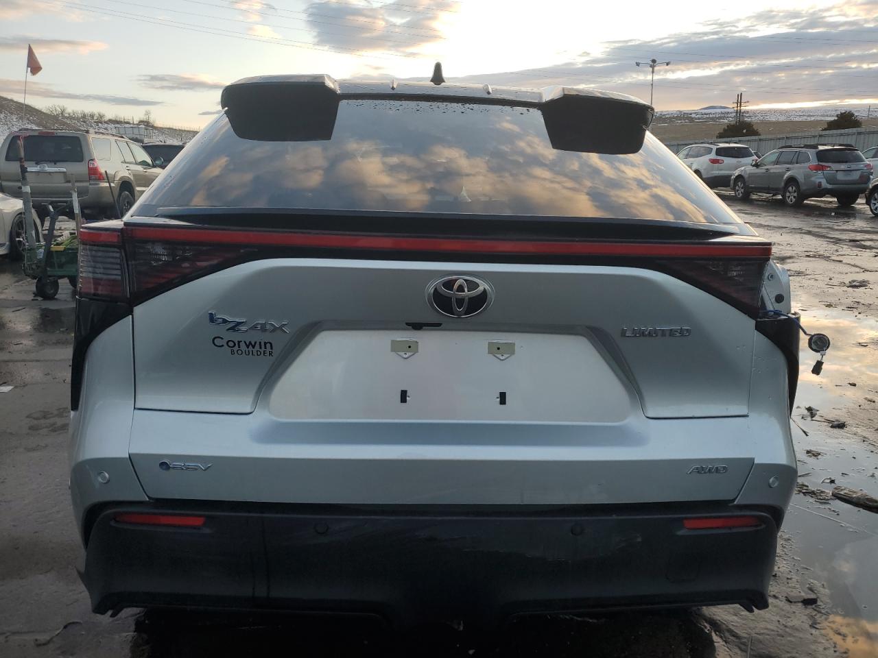 2024 TOYOTA BZ4X XLE VIN:JTMABACA5RA072490