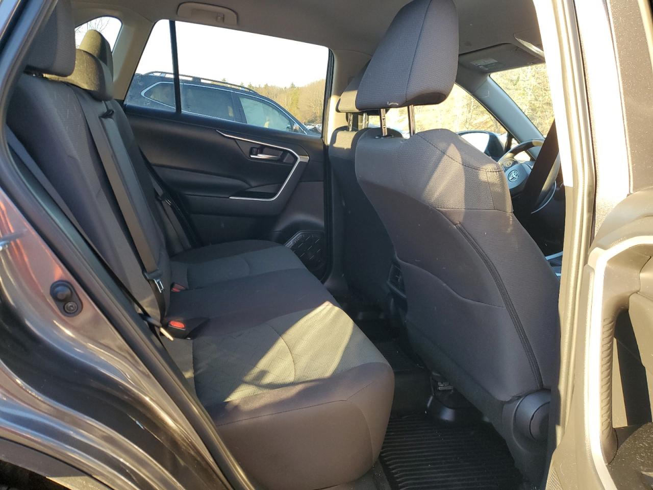 2024 TOYOTA RAV4 XLE VIN:2T3P1RFV4RC437108