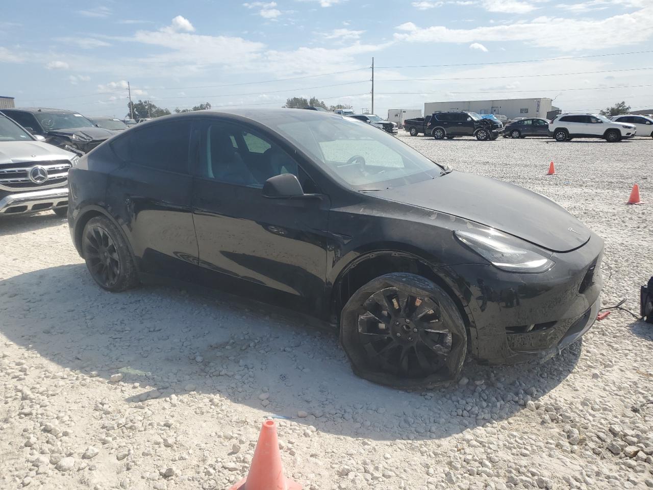 2022 TESLA MODEL Y  VIN:7SAYGDEE9NF437288