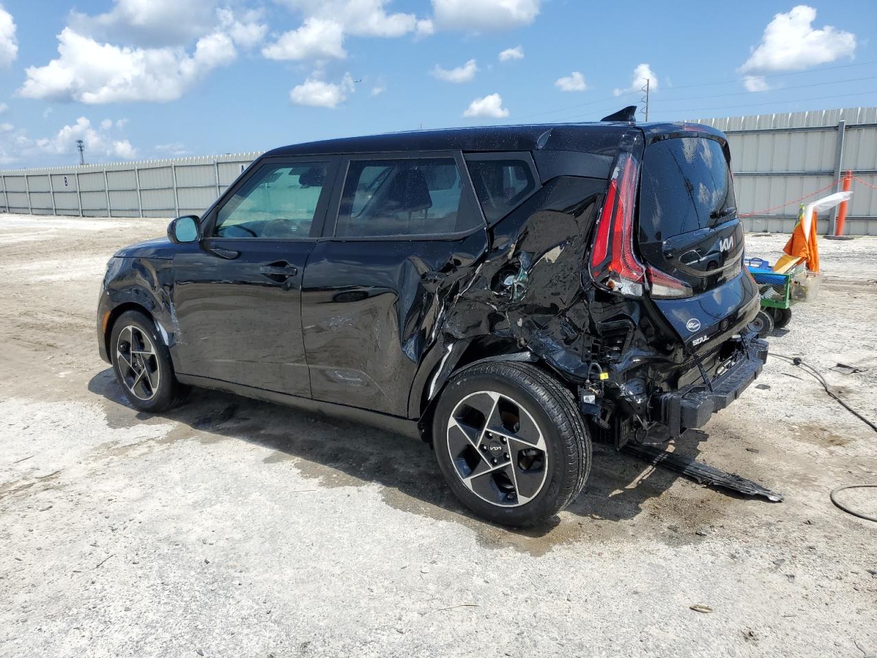 2023 KIA SOUL EX VIN:KNDJ33AU8P7881630