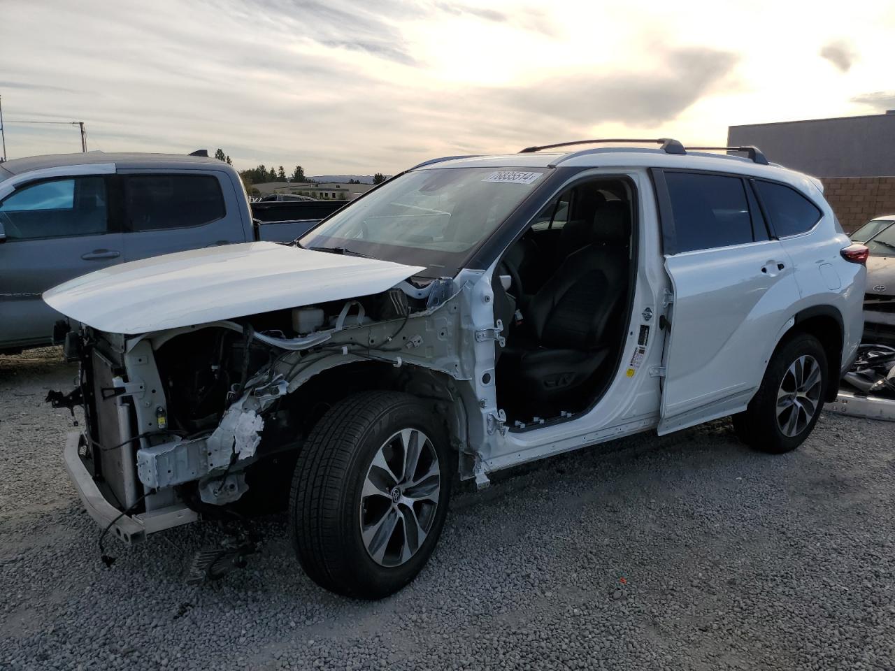 2022 TOYOTA HIGHLANDER XLE VIN:5TDGZRBH9NS591347