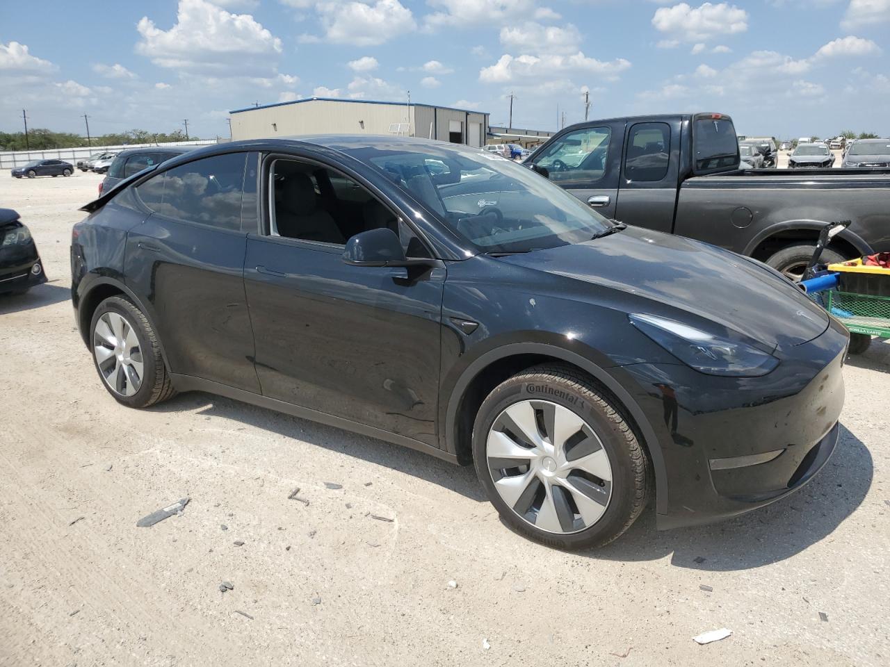 2024 TESLA MODEL Y  VIN:7SAYGDEDXRF008741