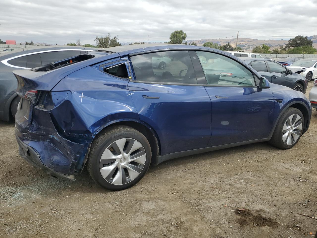 2023 TESLA MODEL Y  VIN:7SAYGDEE7PA107309