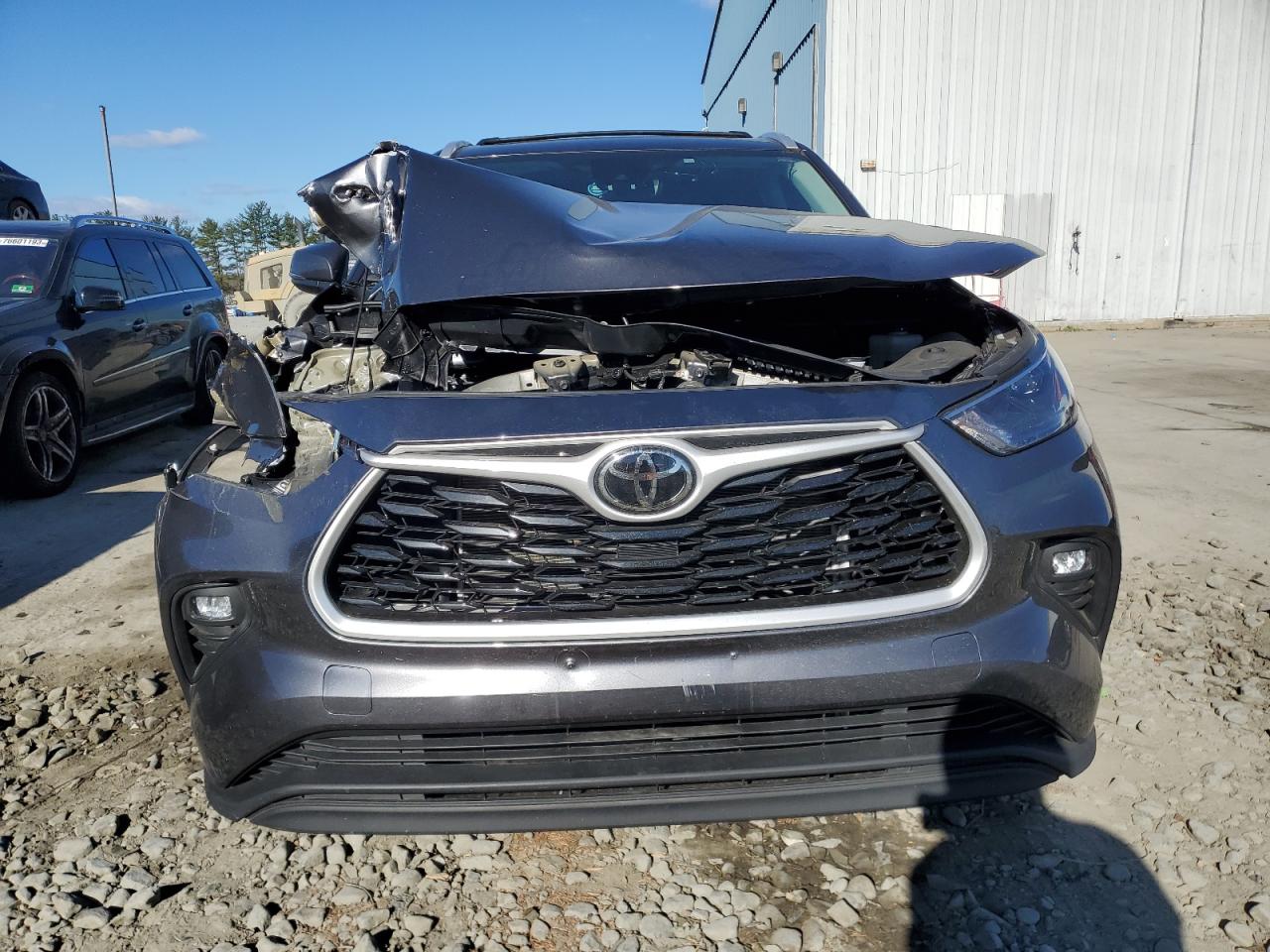 2022 TOYOTA HIGHLANDER XLE VIN:5TDGZRBH9NS245914