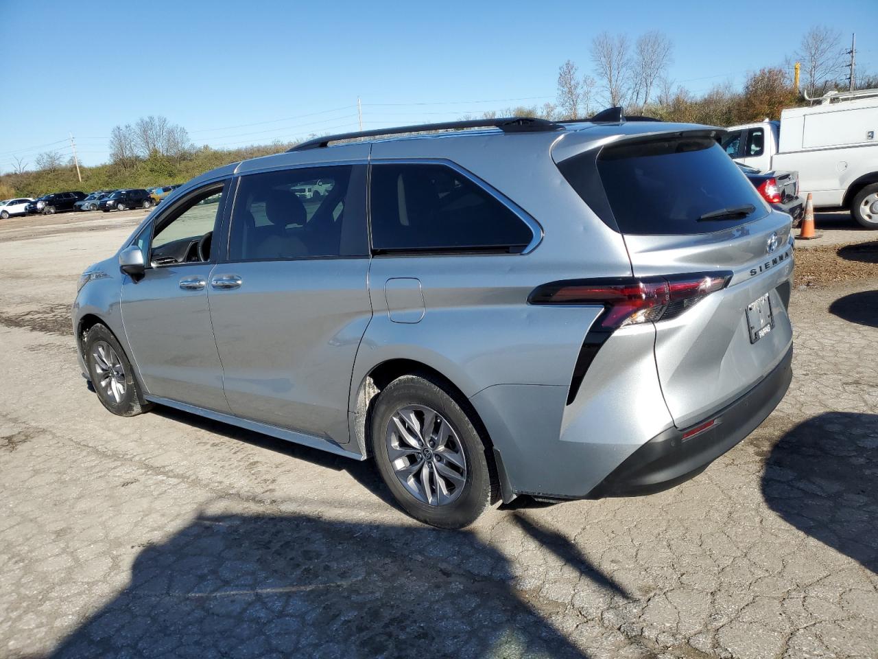 2023 TOYOTA SIENNA XLE VIN:5TDJRKEC8PS173958