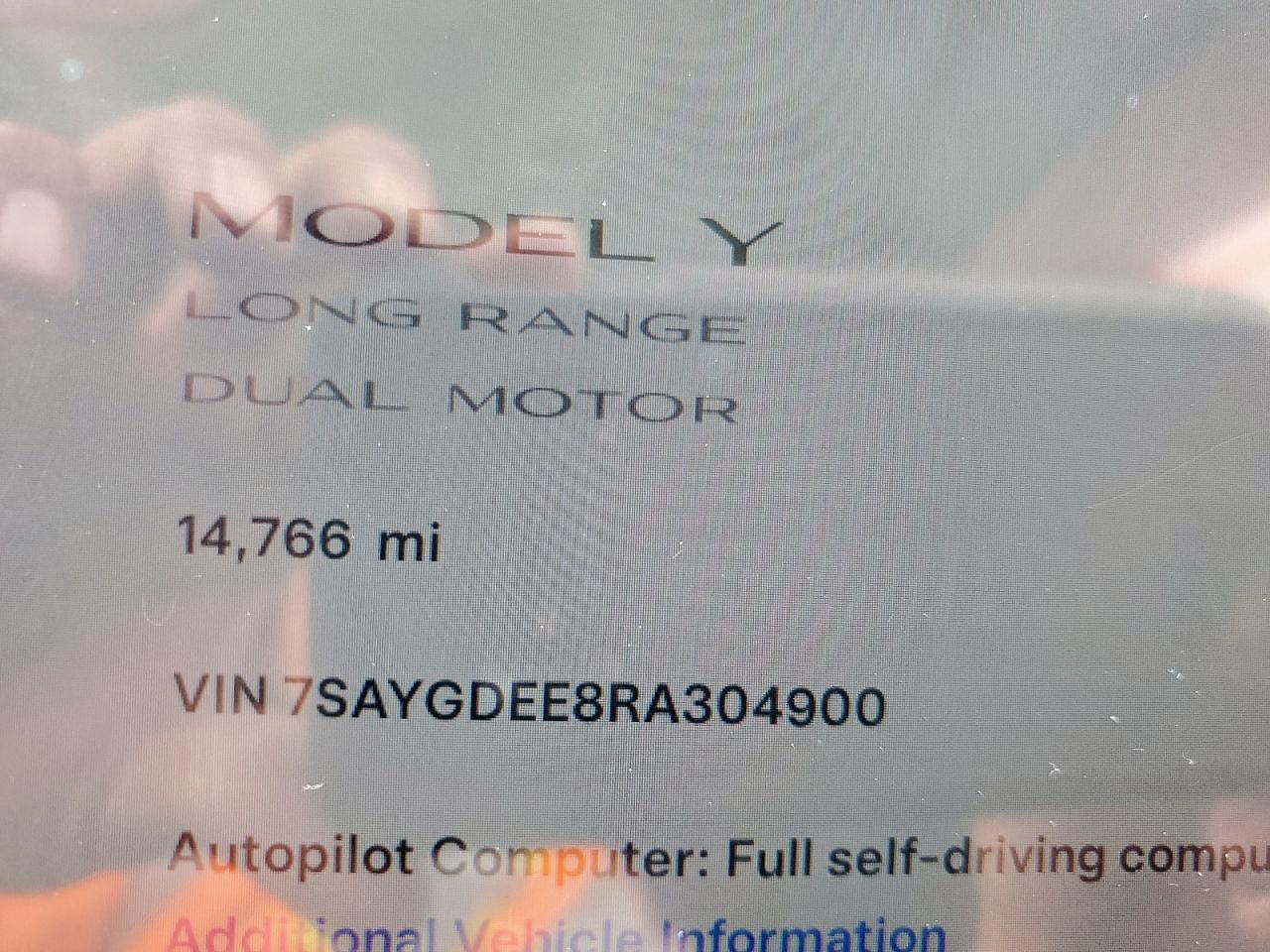 2024 TESLA MODEL Y  VIN:7SAYGDEE8RA304900