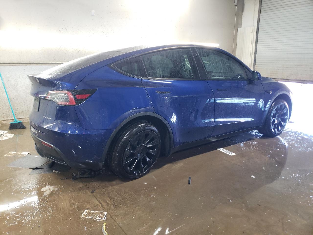 2022 TESLA MODEL Y  VIN:7SAYGDEE9NF426887
