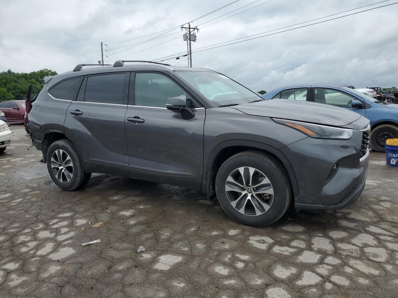 2022 TOYOTA HIGHLANDER XLE VIN:5TDGZRBH3NS582935