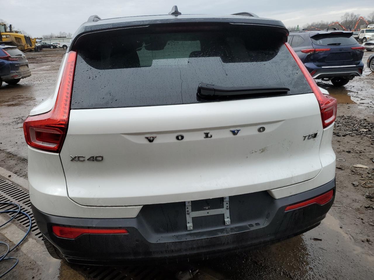 2022 VOLVO XC40 T5 R-DESIGN VIN:YV4162UMXN2732012