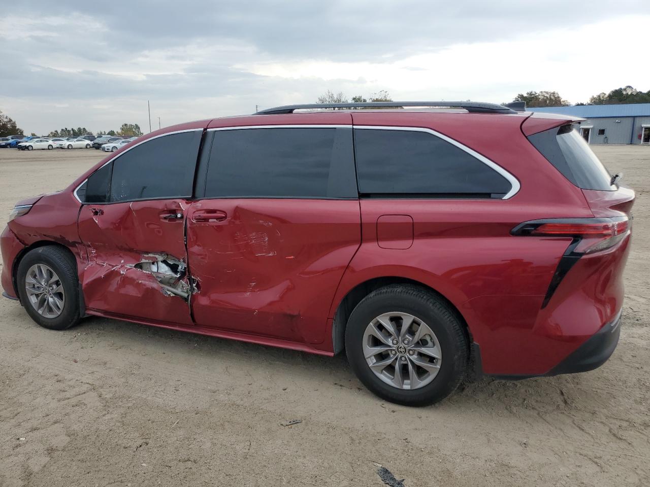 2022 TOYOTA SIENNA LE VIN:5TDBRKEC3NS130792