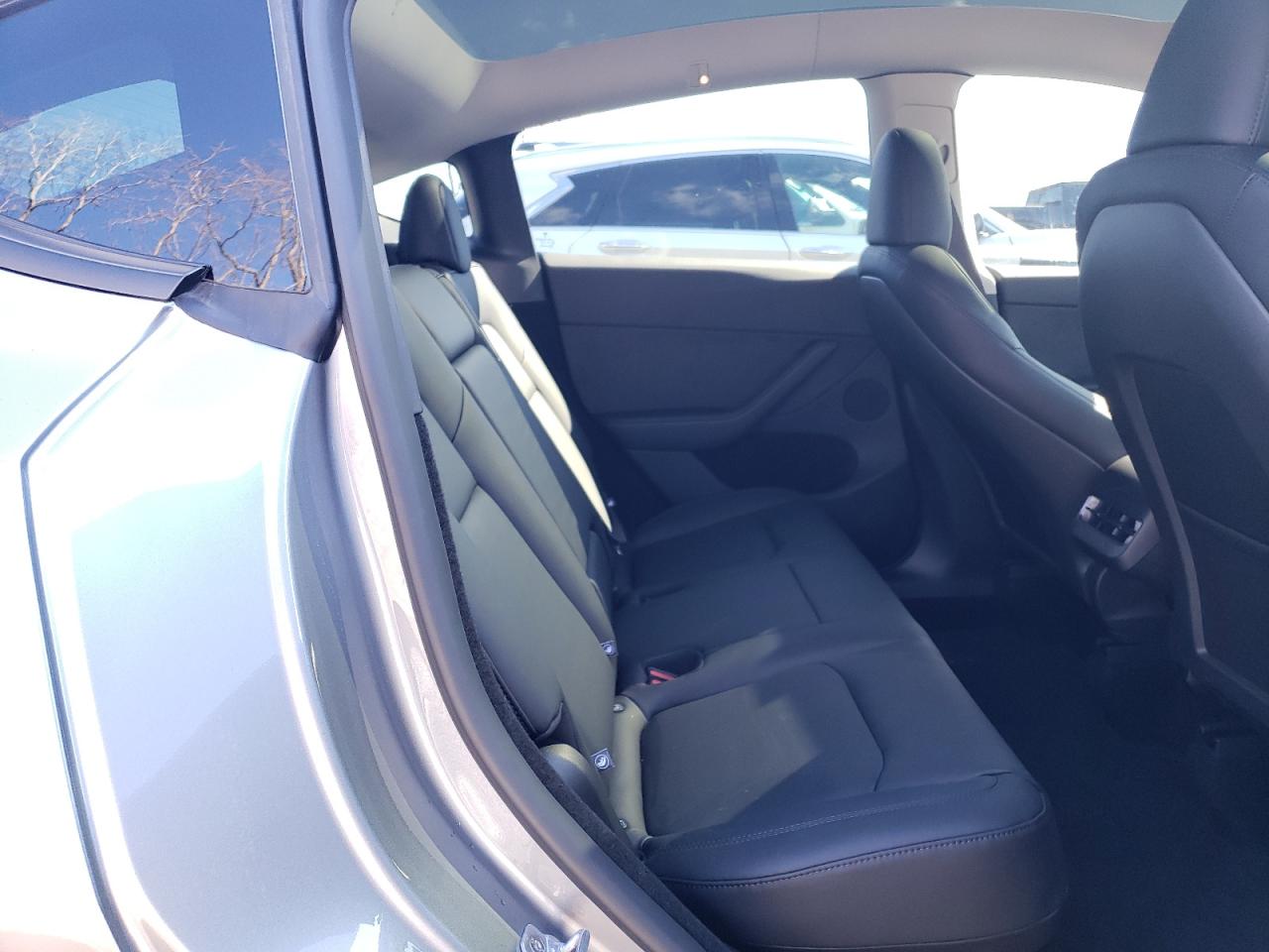 2024 TESLA MODEL Y  VIN:7SAYGDEE3RA322303