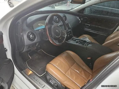 2015 Jaguar XJ VIN:
