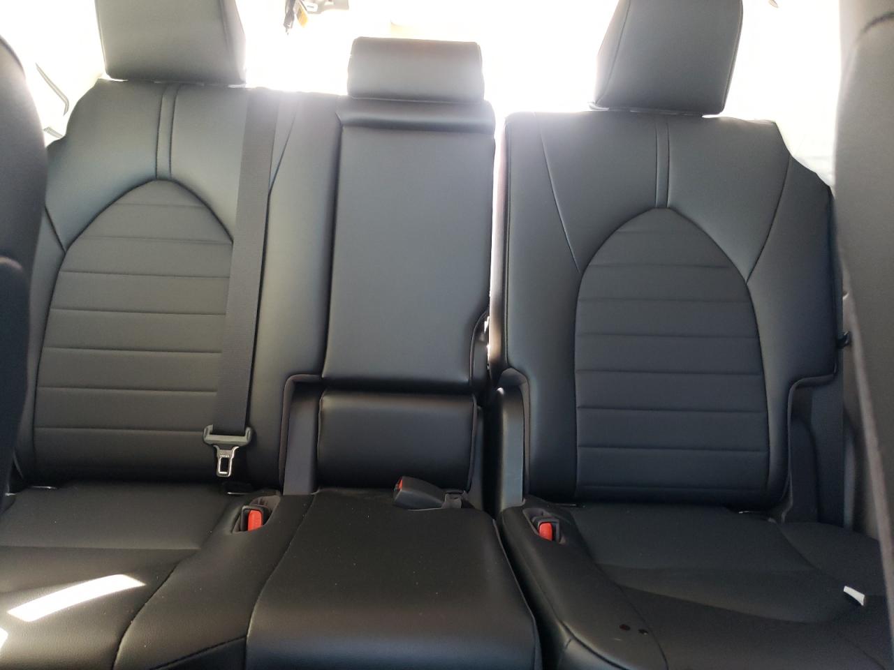 2022 TOYOTA HIGHLANDER XLE VIN:5TDGZRBHXNS185965