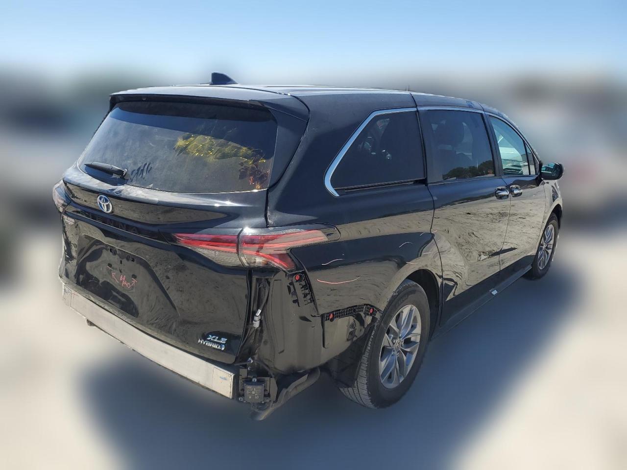 2022 TOYOTA SIENNA XLE VIN:5TDYRKEC9NS125672