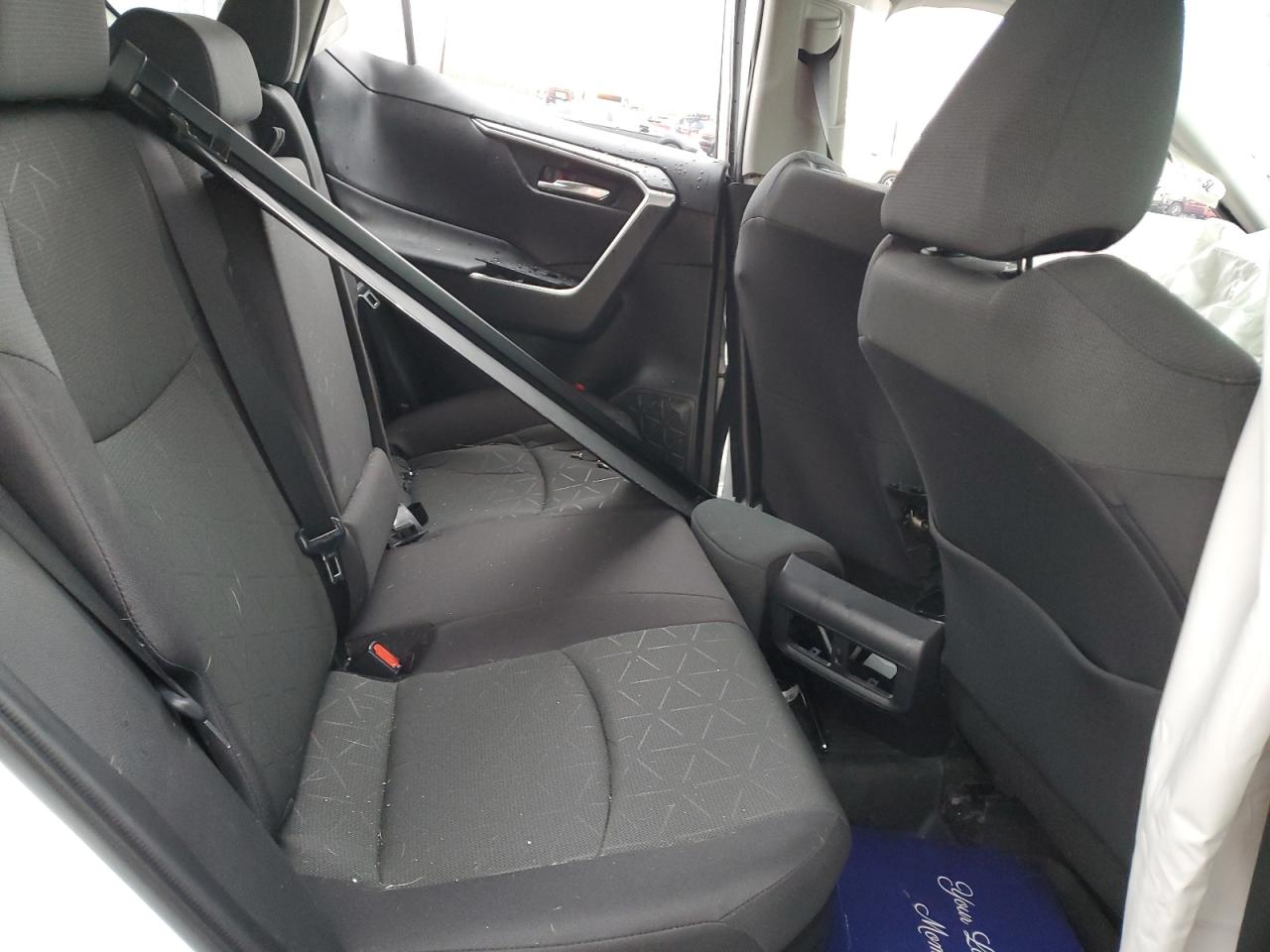 2024 TOYOTA RAV4 XLE VIN:2T3RWRFV2RW196495