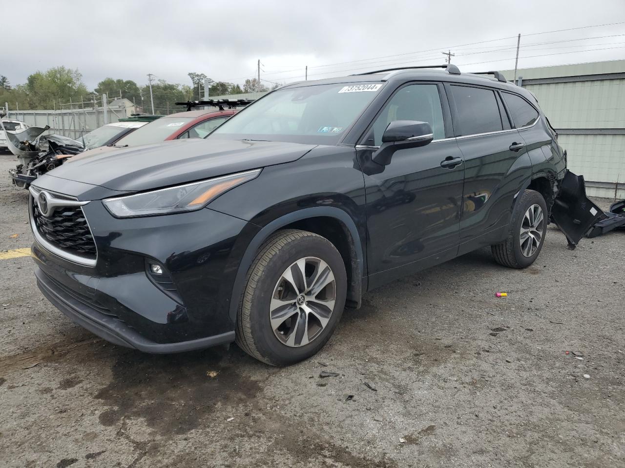 2022 TOYOTA HIGHLANDER XLE VIN:5TDGZRBH6NS591676