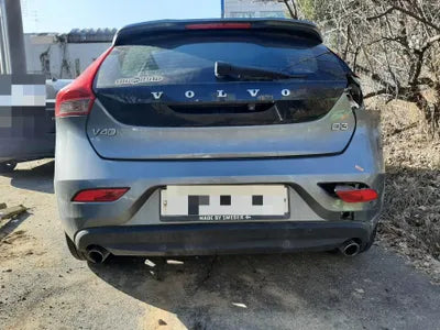 2016 Volvo V40 VIN: