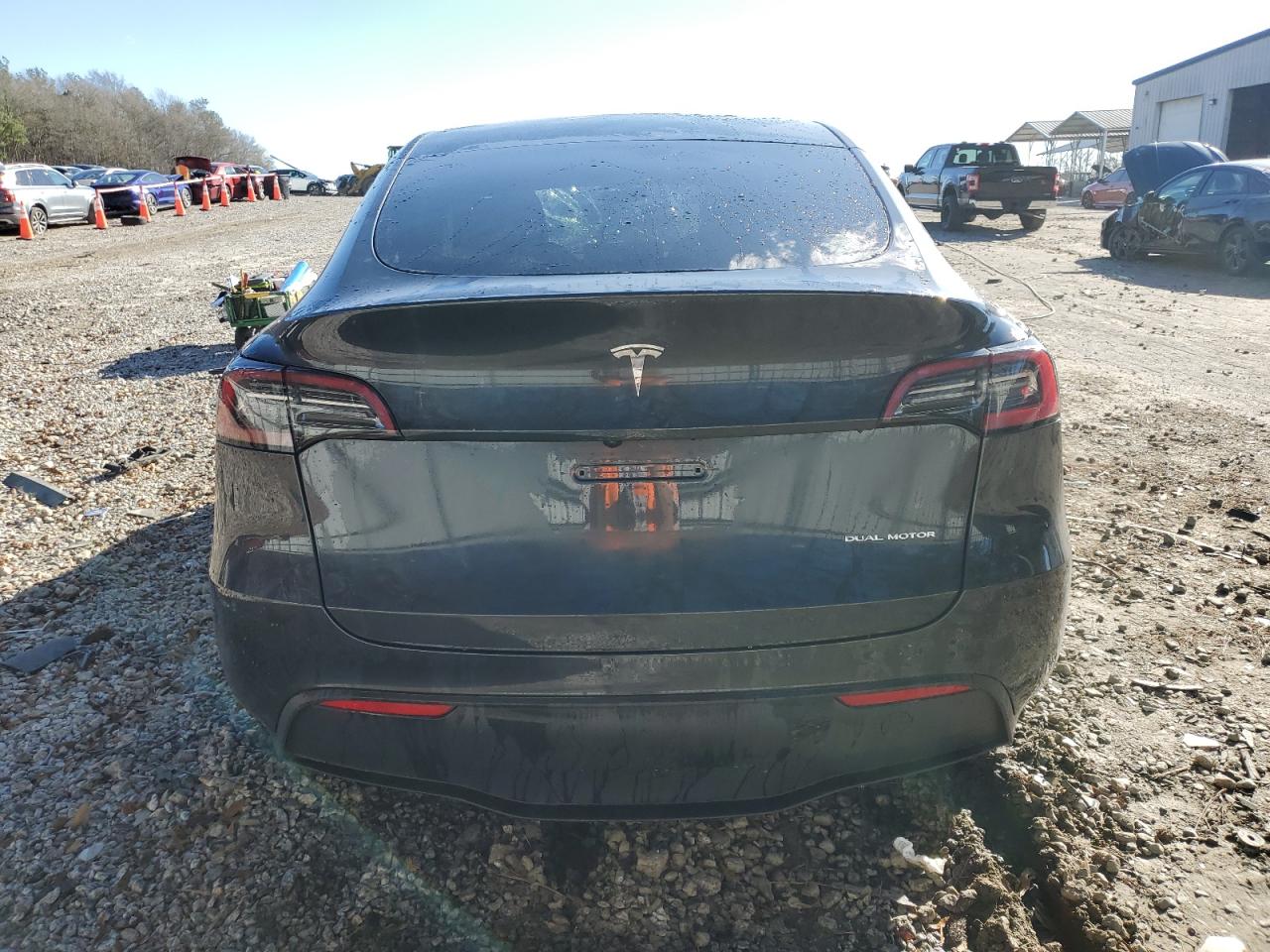 2024 TESLA MODEL Y  VIN:7SAYGDEE3RF995207
