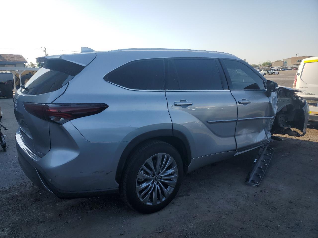 2024 TOYOTA HIGHLANDER LE VIN:5TDKDRAH2RS534780