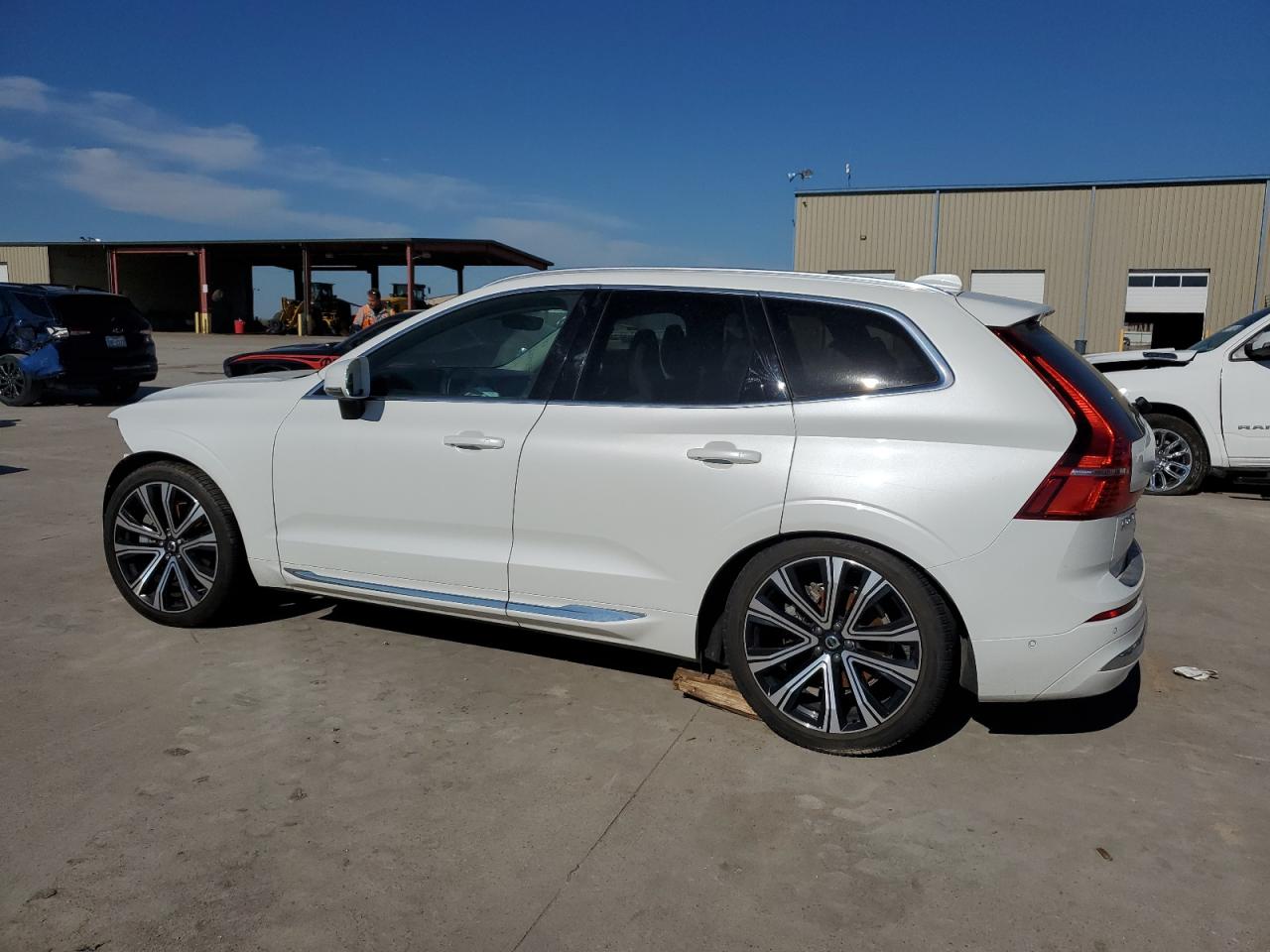 2023 VOLVO XC60 ULTIMATE VIN:YV4062RA8P1217593