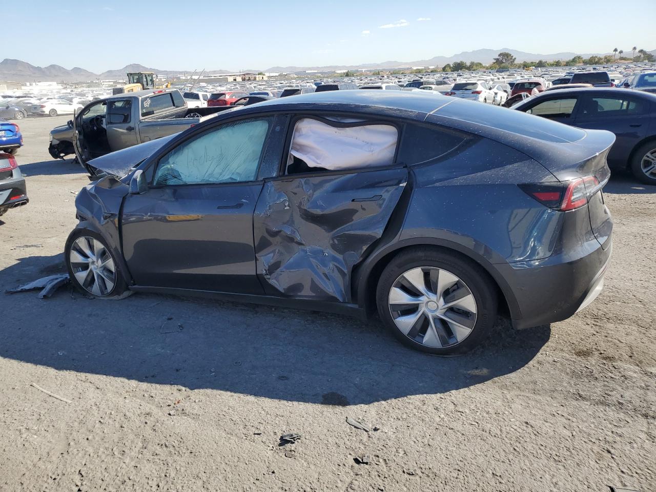 2023 TESLA MODEL Y  VIN:7SAYGDEE9PF609323
