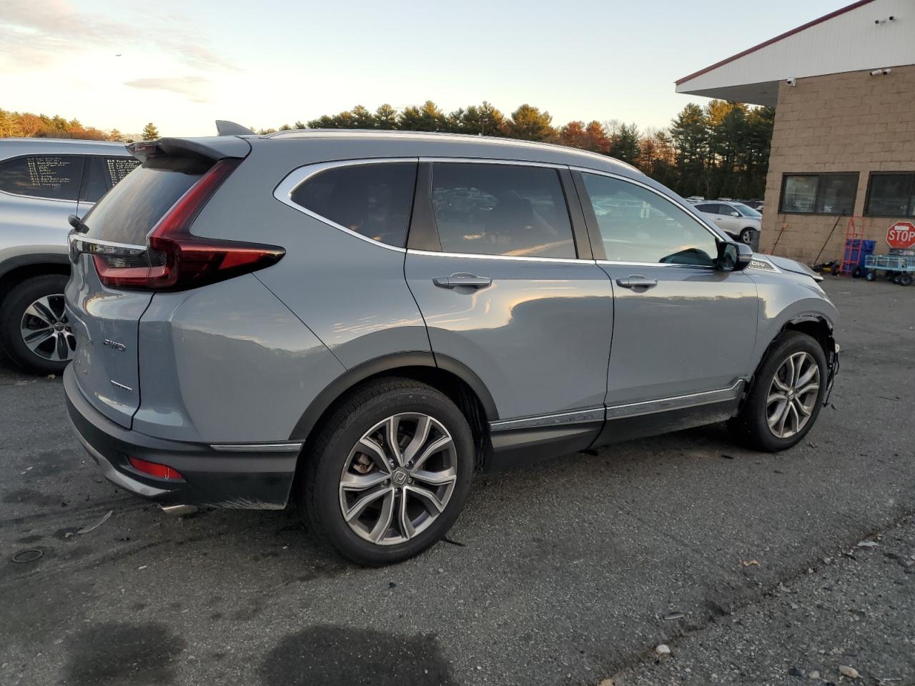 2022 HONDA CR-V TOURING VIN:2HKRW2H97NH609200