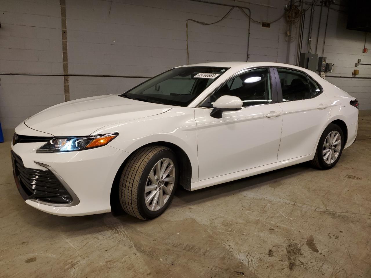 2022 TOYOTA CAMRY LE VIN:4T1C11AK9NU670481