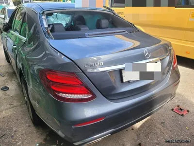 2016 Mercedes-Benz E 300 VIN: