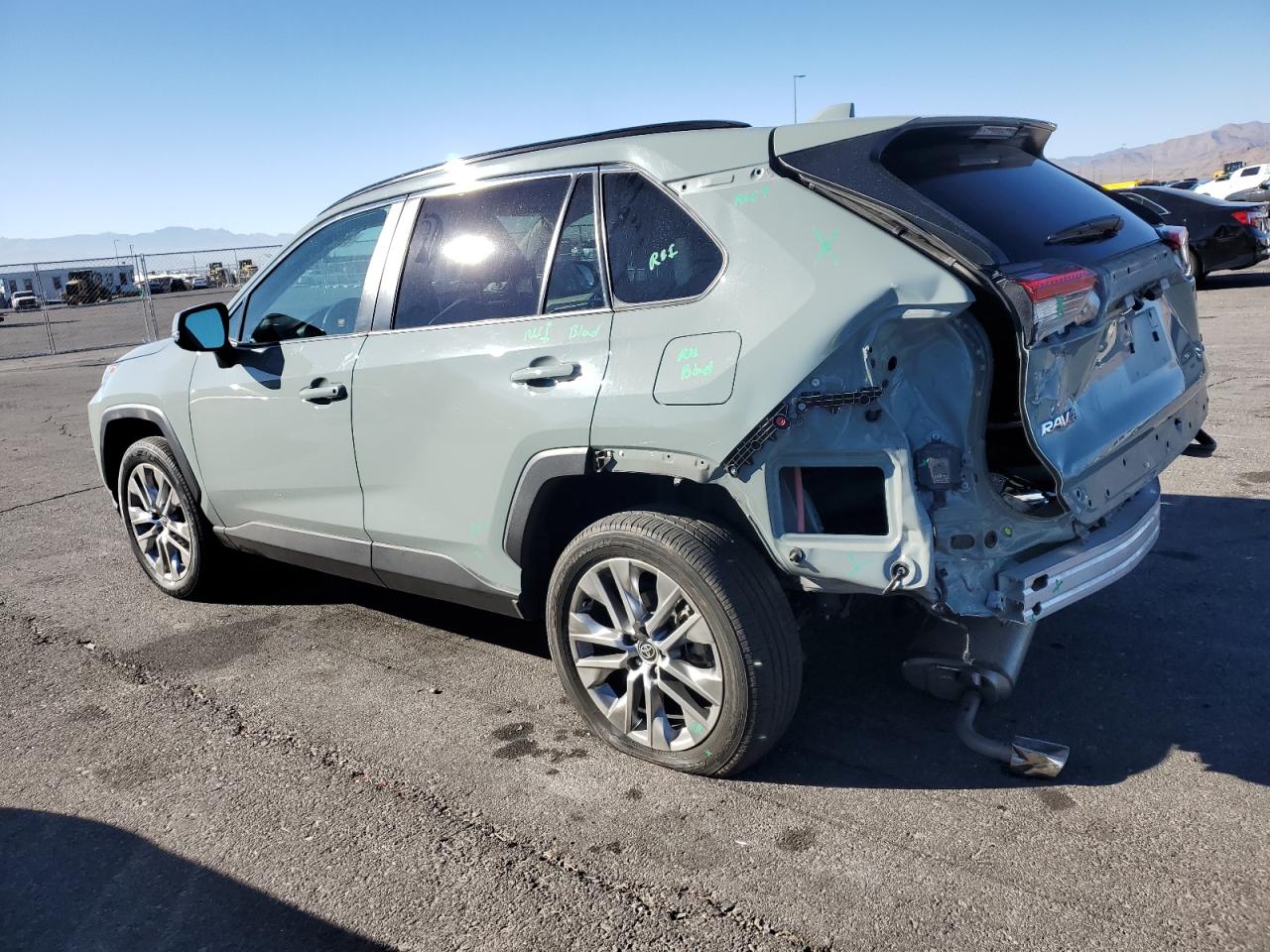 2022 TOYOTA RAV4 XLE PREMIUM VIN:2T3A1RFV3NW269962